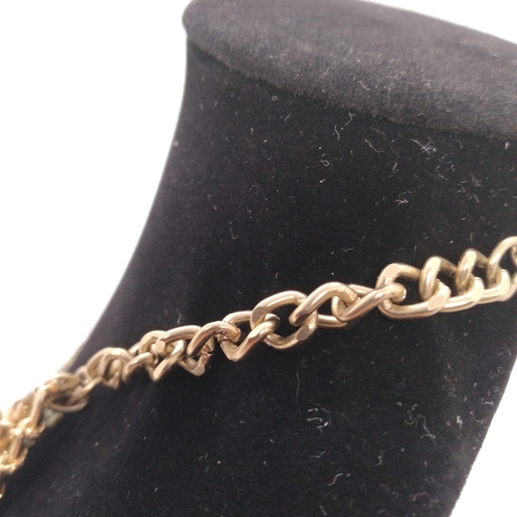 Accessorize London collar style statement necklace - Picture 13 of 16